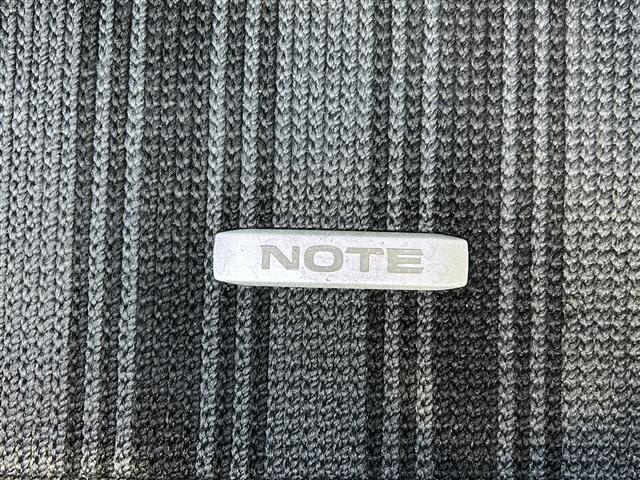 ノート X DIG-S Vセレクション+セーフティII 純正ナビ 全方位カメラ レーンキープアシスト ステアリングリモコン コーナーセンサー アイドリングストップ オートライト プッシュスタート スマートキー 純正アルミホイール 純正フロアマット(17枚目)