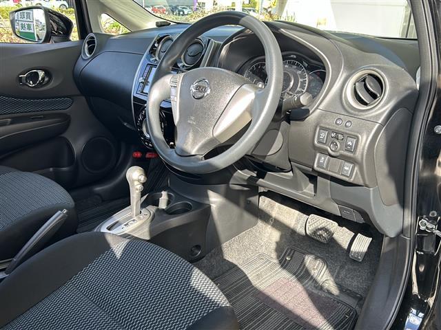 ノート X DIG-S Vセレクション+セーフティII 純正ナビ 全方位カメラ レーンキープアシスト ステアリングリモコン コーナーセンサー アイドリングストップ オートライト プッシュスタート スマートキー 純正アルミホイール 純正フロアマット(20枚目)