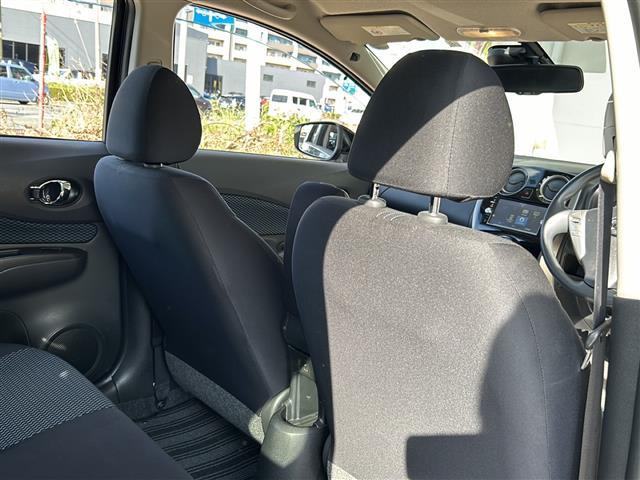 ノート X DIG-S Vセレクション+セーフティII 純正ナビ 全方位カメラ レーンキープアシスト ステアリングリモコン コーナーセンサー アイドリングストップ オートライト プッシュスタート スマートキー 純正アルミホイール 純正フロアマット(24枚目)