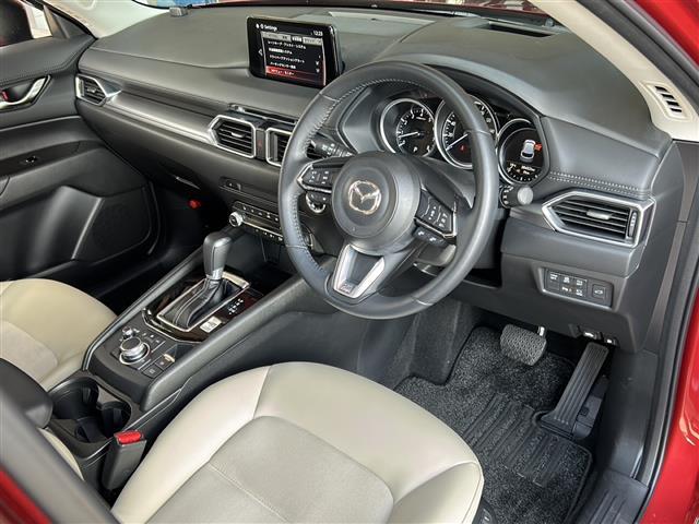 ＣＸ－５ ２０Ｓ　シルクベージュセレクション　純正ナビ　全方位カメラ　レーダークルーズコントロール　ＥＴＣ　ＢＳＭ　ドライブレコーダー　レーンキープアシスト　シートヒーター　ハンドルヒーター　オートホールド　パワーバックドア　パドルシフト（20枚目）