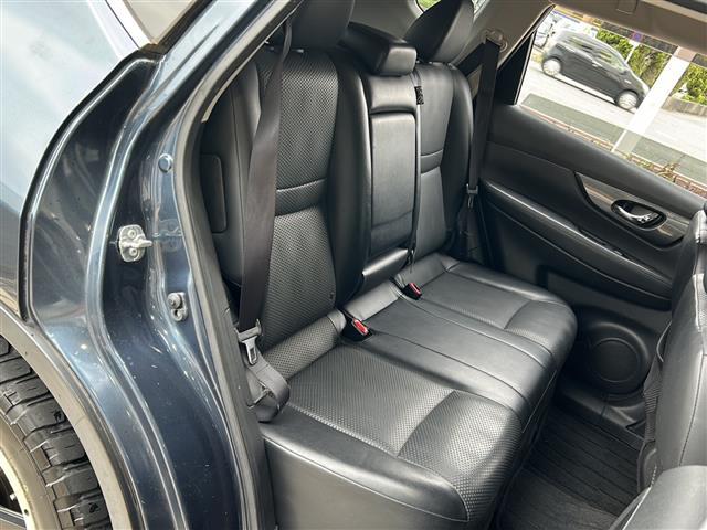 エクストレイル 20Xtt エマージェンシーブレーキパッケージ 純正ナビ・ルーフキャリア・衝突軽減・レーンキープ・クルコン・コーナーセンサー後・全方位カメラ・BSM・パワーバックドア・レザーシート・シートヒーターD/N席・ステリモ・LEDヘッドライト(21枚目)