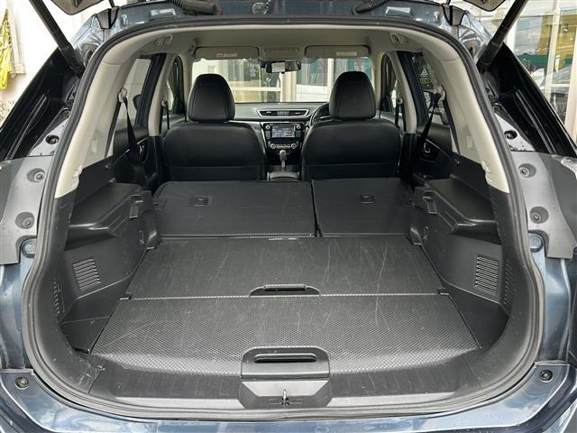 エクストレイル 20Xtt エマージェンシーブレーキパッケージ 純正ナビ・ルーフキャリア・衝突軽減・レーンキープ・クルコン・コーナーセンサー後・全方位カメラ・BSM・パワーバックドア・レザーシート・シートヒーターD/N席・ステリモ・LEDヘッドライト(27枚目)