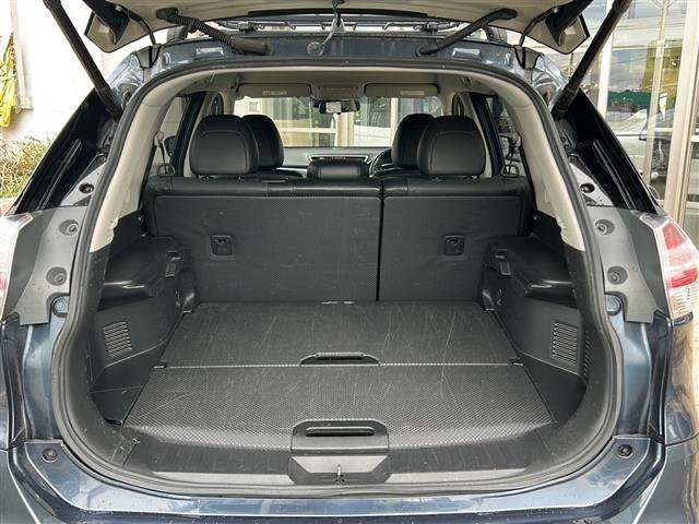 エクストレイル 20Xtt エマージェンシーブレーキパッケージ 純正ナビ・ルーフキャリア・衝突軽減・レーンキープ・クルコン・コーナーセンサー後・全方位カメラ・BSM・パワーバックドア・レザーシート・シートヒーターD/N席・ステリモ・LEDヘッドライト(28枚目)