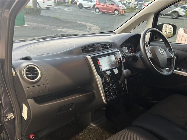 デイズ ハイウェイスター Gターボ 純正ナビ アラウンドビューモニター ステアリングリモコン フォグランプ HIDヘッドライト 純正アルミホイール エマージェンシーブレーキ プッシュスタート オートエアコン 横滑り防止装置 オートライト(16枚目)