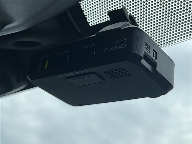 ノート e-パワー X 純正ナビ アラウンドビューモニター ETC エマージェンシーブレーキ オートエアコン オートライト レーンキープアシスト 横滑り防止装置 ドライブレコーダー デジタルインナーミラー 純正フロアマット(16枚目)