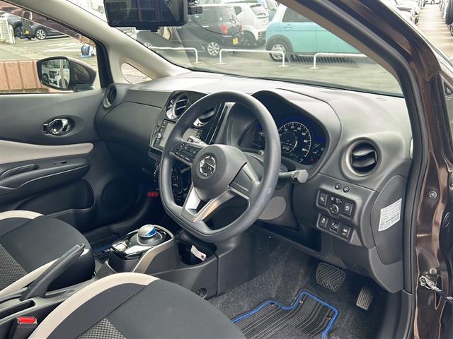 ノート e-パワー X 純正ナビ アラウンドビューモニター ETC エマージェンシーブレーキ オートエアコン オートライト レーンキープアシスト 横滑り防止装置 ドライブレコーダー デジタルインナーミラー 純正フロアマット(20枚目)