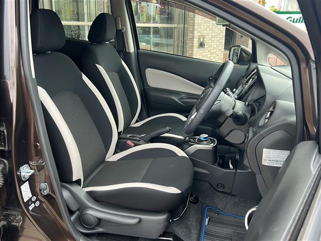 ノート e-パワー X 純正ナビ アラウンドビューモニター ETC エマージェンシーブレーキ オートエアコン オートライト レーンキープアシスト 横滑り防止装置 ドライブレコーダー デジタルインナーミラー 純正フロアマット(21枚目)