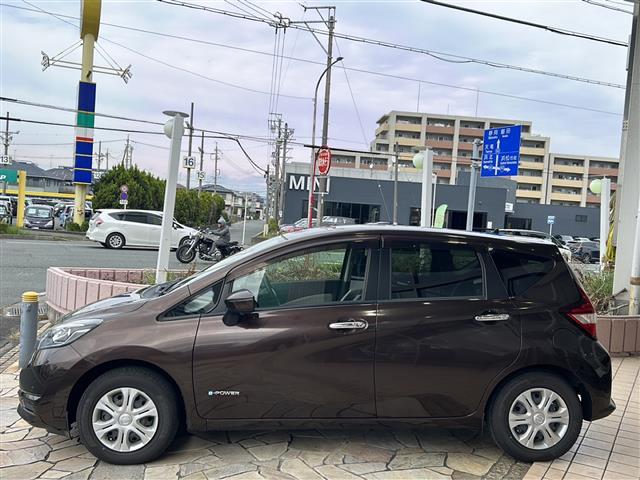 ノート e-パワー X 純正ナビ アラウンドビューモニター ETC エマージェンシーブレーキ オートエアコン オートライト レーンキープアシスト 横滑り防止装置 ドライブレコーダー デジタルインナーミラー 純正フロアマット(36枚目)