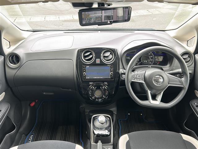 ノート e-パワー X 純正ナビ アラウンドビューモニター ETC エマージェンシーブレーキ オートエアコン オートライト レーンキープアシスト 横滑り防止装置 ドライブレコーダー デジタルインナーミラー 純正フロアマット(42枚目)