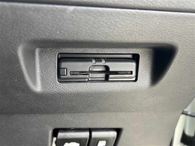 キックス X 純正ナビ アラウンドビューモニター プロパイロット ETC 電動パーキング LEDヘッドライト ツートンカラー ハーフレザー サイドカーテンエアバッグ 衝突被害軽減システム 車線逸脱警報 ソナー(13枚目)