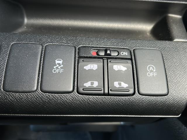 ステップワゴンスパーダ Z クールスピリット 純正ナビ・両側パワスラ・衝突軽減・横滑り防止装置・クルコン・MTモード付・バックカメラ・ビルトインETC・ハーフレザーシート・純正フロアマット・純正アルミホイール・キセノンヘッドライト(5枚目)