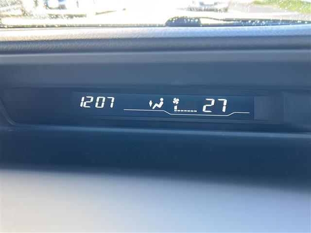 ステップワゴンスパーダ Z クールスピリット 純正ナビ・両側パワスラ・衝突軽減・横滑り防止装置・クルコン・MTモード付・バックカメラ・ビルトインETC・ハーフレザーシート・純正フロアマット・純正アルミホイール・キセノンヘッドライト(8枚目)