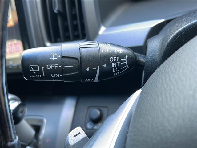 ステップワゴンスパーダ Z クールスピリット 純正ナビ・両側パワスラ・衝突軽減・横滑り防止装置・クルコン・MTモード付・バックカメラ・ビルトインETC・ハーフレザーシート・純正フロアマット・純正アルミホイール・キセノンヘッドライト(12枚目)