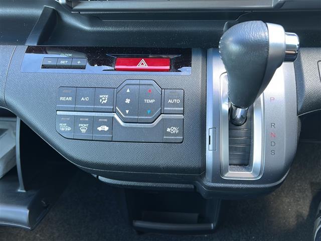 ステップワゴンスパーダ Z クールスピリット 純正ナビ・両側パワスラ・衝突軽減・横滑り防止装置・クルコン・MTモード付・バックカメラ・ビルトインETC・ハーフレザーシート・純正フロアマット・純正アルミホイール・キセノンヘッドライト(14枚目)