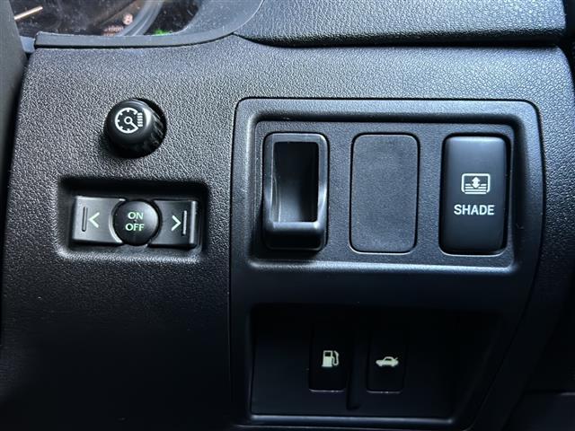 IS IS250 バージョンL 純正ナビ・衝突軽減・追従クルコン・コーナーセンサー前後・バックカメラ・パドルシフト・ビルトインETC・レザーシート・パワーシートD/N席・シートヒーターD/N席・エアシートD/N席・純正アルミ(6枚目)