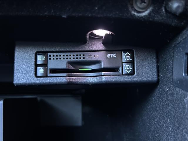 IS IS250 バージョンL 純正ナビ・衝突軽減・追従クルコン・コーナーセンサー前後・バックカメラ・パドルシフト・ビルトインETC・レザーシート・パワーシートD/N席・シートヒーターD/N席・エアシートD/N席・純正アルミ(7枚目)