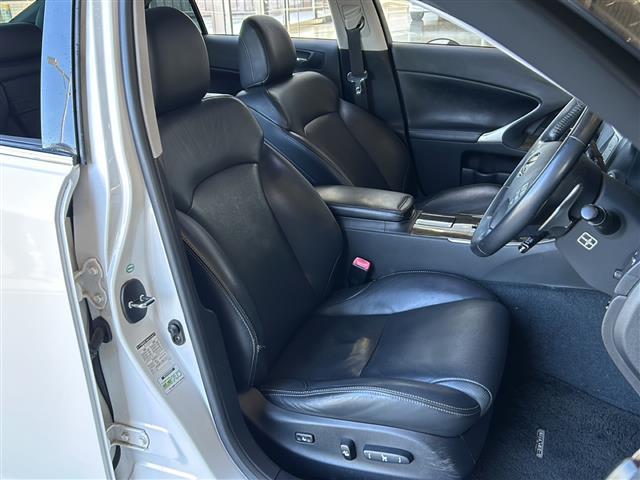 IS IS250 バージョンL 純正ナビ・衝突軽減・追従クルコン・コーナーセンサー前後・バックカメラ・パドルシフト・ビルトインETC・レザーシート・パワーシートD/N席・シートヒーターD/N席・エアシートD/N席・純正アルミ(21枚目)