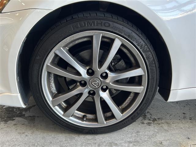 IS IS250 バージョンL 純正ナビ・衝突軽減・追従クルコン・コーナーセンサー前後・バックカメラ・パドルシフト・ビルトインETC・レザーシート・パワーシートD/N席・シートヒーターD/N席・エアシートD/N席・純正アルミ(40枚目)