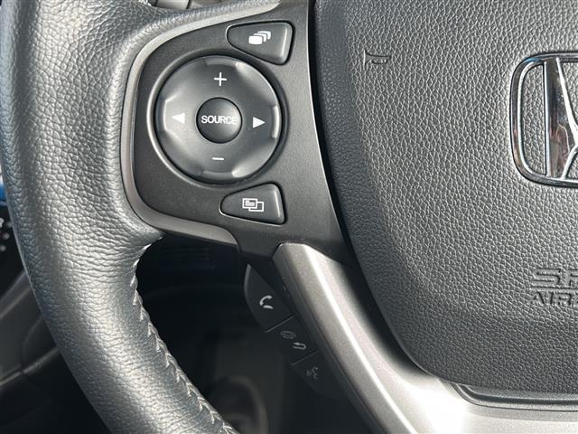 フリードハイブリッド ハイブリッド・クロスターホンダセンシング 純正ナビ ドライブレコーダー シートヒーター レーダークルーズコントロール スマートキー 両側パワースライドドア ETC バックカメラ ステアリングリモコン レーンキープ プッシュスタート 純正アルミ(9枚目)