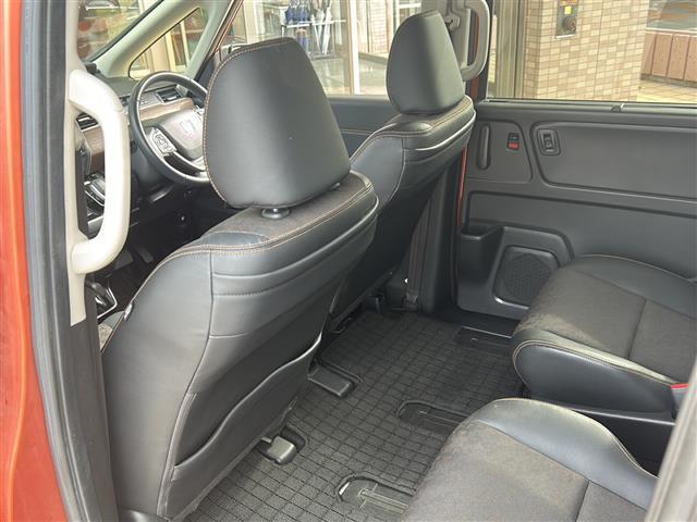 フリードハイブリッド ハイブリッド・クロスターホンダセンシング 純正ナビ ドライブレコーダー シートヒーター レーダークルーズコントロール スマートキー 両側パワースライドドア ETC バックカメラ ステアリングリモコン レーンキープ プッシュスタート 純正アルミ(22枚目)