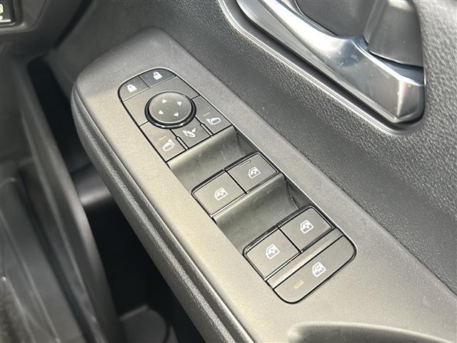 セレナ e-パワー ハイウェイスターV 純正ナビ レーダークルーズコントロール 全方位カメラ 両側パワースライドドア ETC2.0 レーンキープアシスト オートライト オートハイビーム LEDヘッドライト デジタルインナーミラー BSM(17枚目)