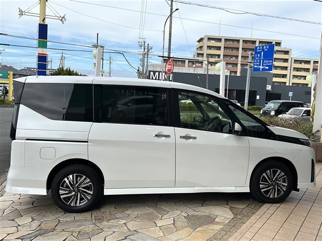 セレナ e-パワー ハイウェイスターV 純正ナビ レーダークルーズコントロール 全方位カメラ 両側パワースライドドア ETC2.0 レーンキープアシスト オートライト オートハイビーム LEDヘッドライト デジタルインナーミラー BSM(37枚目)