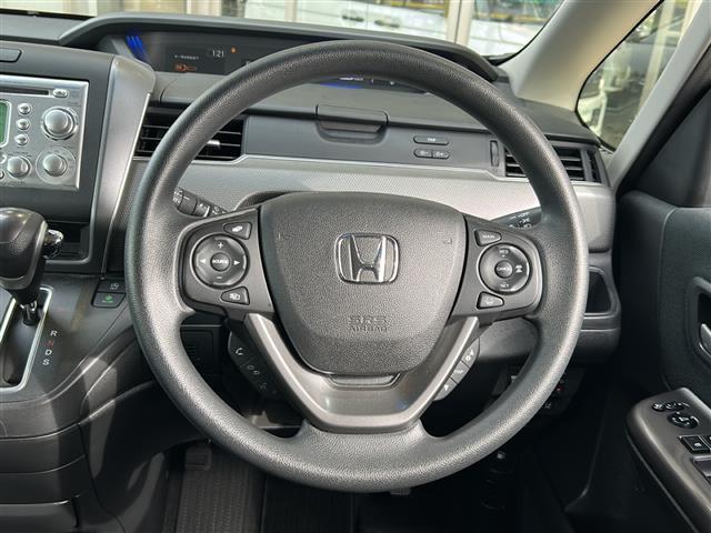 フリード+ G 純正ナビ レーダークルーズコントロール ドライブレコーダー レーンキープアシスト 片側パワースライドドア ステアリングリモコン プッシュスタート アイドリングストップ ETC 純正フロアマット(4枚目)