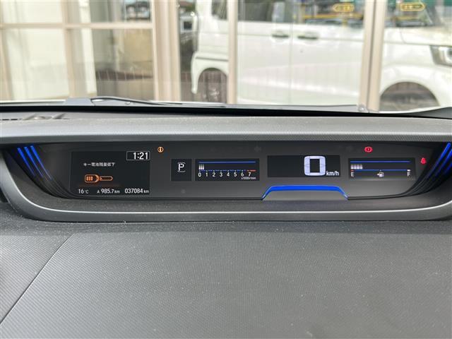 フリード+ G 純正ナビ レーダークルーズコントロール ドライブレコーダー レーンキープアシスト 片側パワースライドドア ステアリングリモコン プッシュスタート アイドリングストップ ETC 純正フロアマット(5枚目)