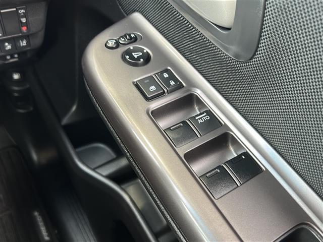 フリード+ G 純正ナビ レーダークルーズコントロール ドライブレコーダー レーンキープアシスト 片側パワースライドドア ステアリングリモコン プッシュスタート アイドリングストップ ETC 純正フロアマット(15枚目)