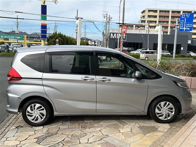 フリード+ G 純正ナビ レーダークルーズコントロール ドライブレコーダー レーンキープアシスト 片側パワースライドドア ステアリングリモコン プッシュスタート アイドリングストップ ETC 純正フロアマット(34枚目)