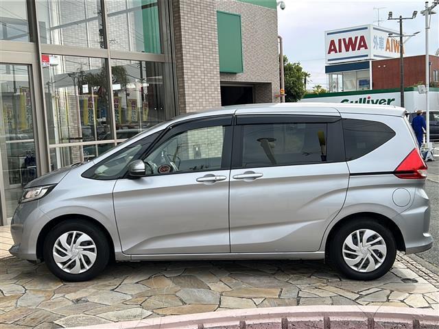 フリード+ G 純正ナビ レーダークルーズコントロール ドライブレコーダー レーンキープアシスト 片側パワースライドドア ステアリングリモコン プッシュスタート アイドリングストップ ETC 純正フロアマット(35枚目)