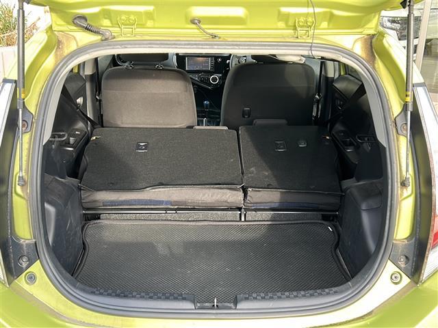 アクア S 純正ナビ ドライブレコーダー バックカメラ デジタルインナーミラー ステアリングリモコン ETC スマートキー プッシュスタート スペアキー レーンキープ オートライト アイドリングストップ 盗難防止(30枚目)