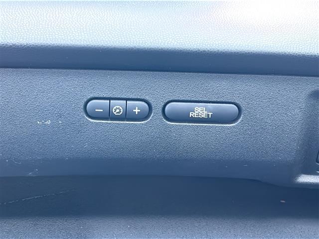 フリード G ジャストセレクション 社外ナビ(AM FM CD ワンセグテレビ iPod) 片側パワースライドドア チップアップシート 3列シート ETC 純正フロアマット キノセンヘッドライト オートライト リモコンキー スペアキー(34枚目)