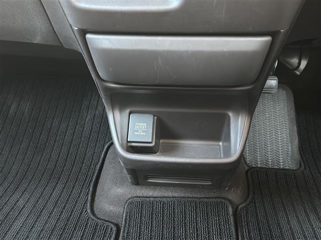 フリード G・ホンダセンシング 純正ナビ・両側パワスラ・衝突軽減・レーンキープ・追従クルコン・バックカメラ・ETC・LEDヘッドライト・オートライト・ステリモ・スマートキー・プッシュスタート・純正フロアマット・レザー調シートカバー(17枚目)