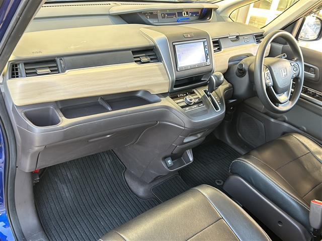 フリード G・ホンダセンシング 純正ナビ・両側パワスラ・衝突軽減・レーンキープ・追従クルコン・バックカメラ・ETC・LEDヘッドライト・オートライト・ステリモ・スマートキー・プッシュスタート・純正フロアマット・レザー調シートカバー(25枚目)