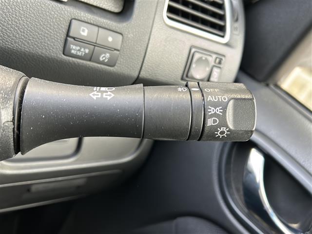 セレナ ハイウェイスターS-HVアドバンスドセーフティパック 純正ナビ・後席モニター・両側パワスラ・衝突軽減・レーンキープ・クルコン・コーナーセンサー前後・全方位カメラ・ビルトインETC・ドラレコ・LEDヘッドライト・オートライト・フォグランプ・純正マット(15枚目)