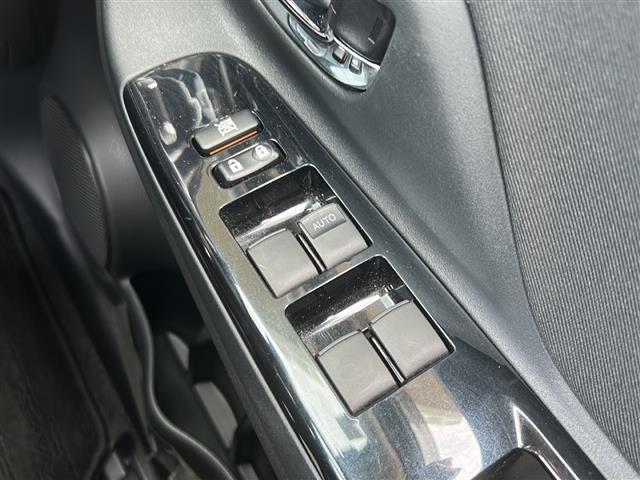 ヴィッツ ジュエラ ☆ワンオーナー純正ナビ(AM FM フルセグTV SD CD DVD Bluetooth)バックカメラ 純正フロアマット 純正アルミキャップ フォグランプ パワーステアリング リモコンキー(33枚目)