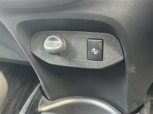 ヴィッツ ジュエラ ☆ワンオーナー純正ナビ(AM FM フルセグTV SD CD DVD Bluetooth)バックカメラ 純正フロアマット 純正アルミキャップ フォグランプ パワーステアリング リモコンキー(38枚目)