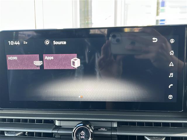 セレナ e-パワー ハイウェイスターV ナビ・衝突軽減・レーンキープ・追従クルコン・コーナーセンサー前後・全方位カメラ・BSM・後席モニター・両側パワスラ・置くだけ充電・デジタルインナーミラー・ETC・ドラレコ・オートホールド・純正AW(5枚目)