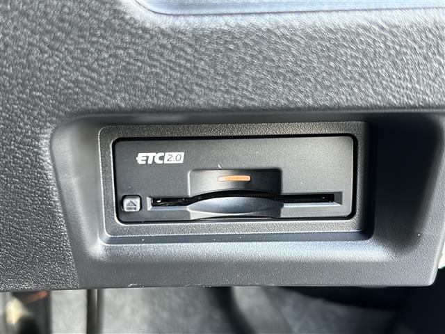 セレナ e-パワー ハイウェイスターV ナビ・衝突軽減・レーンキープ・追従クルコン・コーナーセンサー前後・全方位カメラ・BSM・後席モニター・両側パワスラ・置くだけ充電・デジタルインナーミラー・ETC・ドラレコ・オートホールド・純正AW(8枚目)