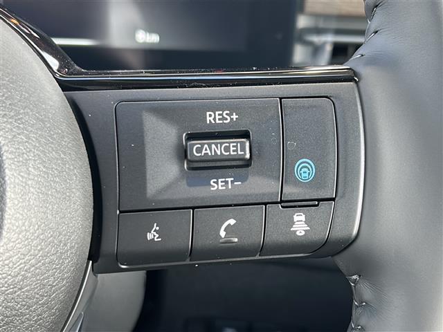 セレナ e-パワー ハイウェイスターV ナビ・衝突軽減・レーンキープ・追従クルコン・コーナーセンサー前後・全方位カメラ・BSM・後席モニター・両側パワスラ・置くだけ充電・デジタルインナーミラー・ETC・ドラレコ・オートホールド・純正AW(12枚目)