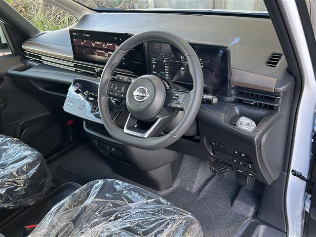 セレナ e-パワー ハイウェイスターV ナビ・衝突軽減・レーンキープ・追従クルコン・コーナーセンサー前後・全方位カメラ・BSM・後席モニター・両側パワスラ・置くだけ充電・デジタルインナーミラー・ETC・ドラレコ・オートホールド・純正AW(21枚目)