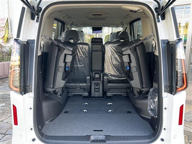 セレナ e-パワー ハイウェイスターV ナビ・衝突軽減・レーンキープ・追従クルコン・コーナーセンサー前後・全方位カメラ・BSM・後席モニター・両側パワスラ・置くだけ充電・デジタルインナーミラー・ETC・ドラレコ・オートホールド・純正AW(30枚目)