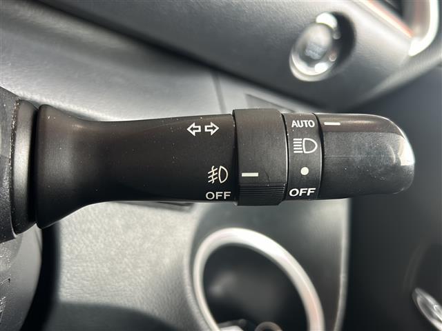 シエンタ G クエロ 純正ナビ バックカメラ 両側パワースライドドア LEDヘッドライト オートハイビーム オートライト トヨタセーフティーセンス レーンキープ プッシュスタート 衝突軽減システム ステアリングリモコン(11枚目)