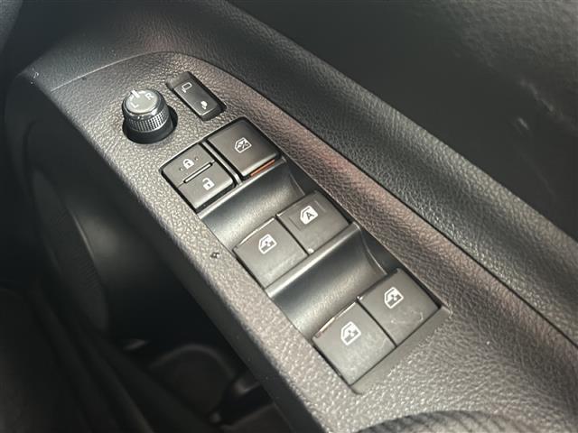 シエンタ G クエロ 純正ナビ バックカメラ 両側パワースライドドア LEDヘッドライト オートハイビーム オートライト トヨタセーフティーセンス レーンキープ プッシュスタート 衝突軽減システム ステアリングリモコン(16枚目)