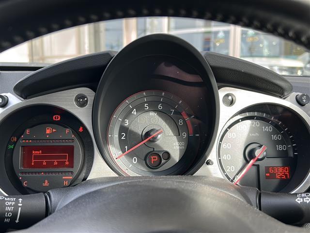 フェアレディZ ベースグレード 純正ナビ・横滑り防止装置・パドルシフト・バックカメラ・ETC・ステリモ・純正フロアマット・純正アルミホイール・キセノンヘッドライト・オートライトスマートキー・プッシュスタート(6枚目)