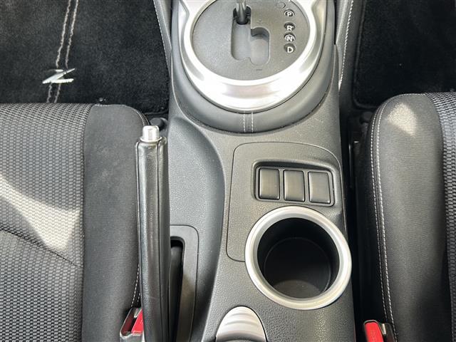 フェアレディZ ベースグレード 純正ナビ・横滑り防止装置・パドルシフト・バックカメラ・ETC・ステリモ・純正フロアマット・純正アルミホイール・キセノンヘッドライト・オートライトスマートキー・プッシュスタート(14枚目)