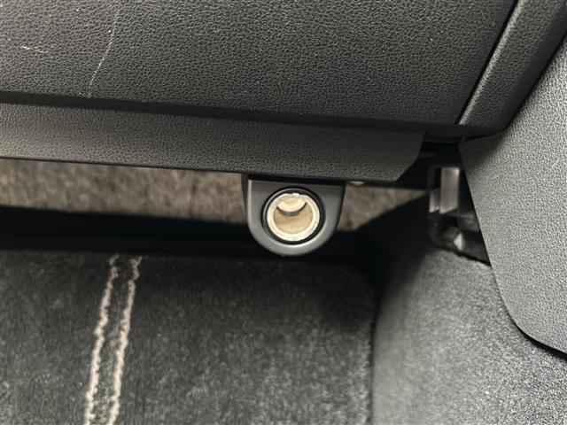 フェアレディZ ベースグレード 純正ナビ・横滑り防止装置・パドルシフト・バックカメラ・ETC・ステリモ・純正フロアマット・純正アルミホイール・キセノンヘッドライト・オートライトスマートキー・プッシュスタート(17枚目)