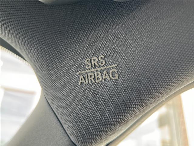 フェアレディZ ベースグレード 純正ナビ・横滑り防止装置・パドルシフト・バックカメラ・ETC・ステリモ・純正フロアマット・純正アルミホイール・キセノンヘッドライト・オートライトスマートキー・プッシュスタート(19枚目)