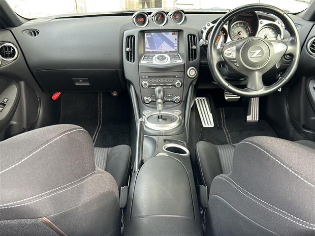 フェアレディZ ベースグレード 純正ナビ・横滑り防止装置・パドルシフト・バックカメラ・ETC・ステリモ・純正フロアマット・純正アルミホイール・キセノンヘッドライト・オートライトスマートキー・プッシュスタート(21枚目)